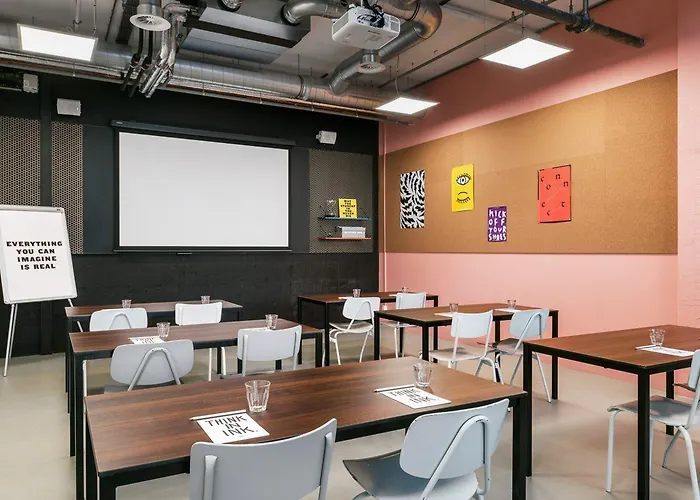 فندق The Social Hub 3*