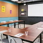 The Social Hub 3*