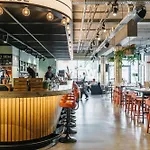 The Social Hub 3*