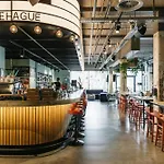 Отель The Social Hub Гаага