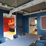 The Social Hub 3*