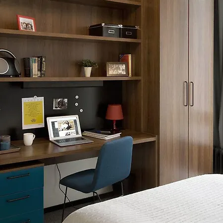 Отель The Social Hub 3*