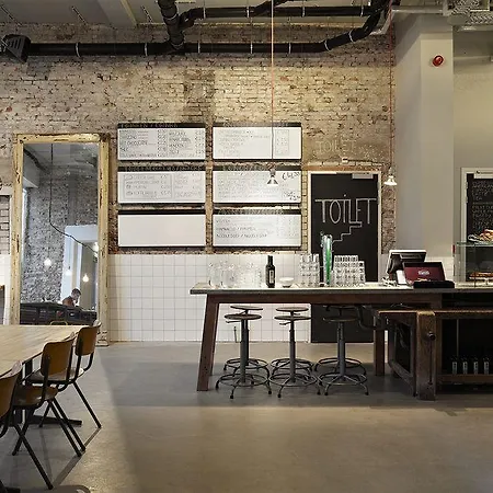 Отель The Social Hub