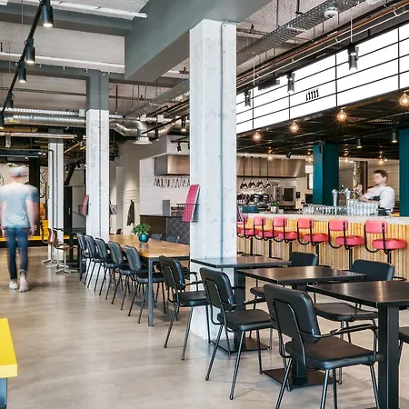 Отель The Social Hub 3*