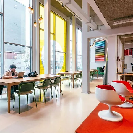 Отель The Social Hub