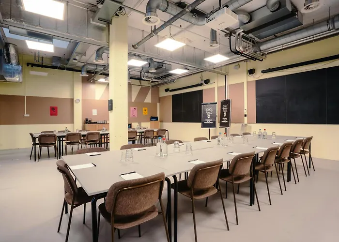 The Social Hub Отель 3*